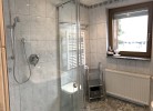 Badezimmer mit begehbarer Dusche